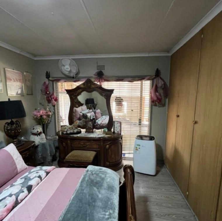 4 Bedroom Property for Sale in Vaal Park Ext 1 Free State